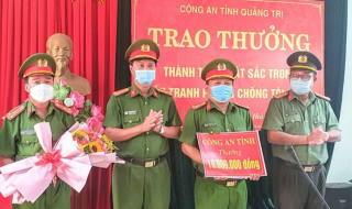 Khen thưởng Công an TP Đông Hà phá các vụ trộm và bắt 3 kg ma túy