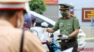 Tiến tới tích hợp giấy đi đường vào mã QR của công dân