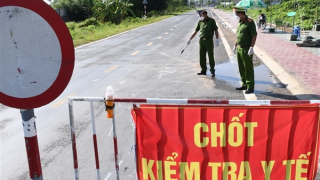 Lĩnh 15 tháng tù vì đánh tổ kiểm soát chống dịch COVID-19