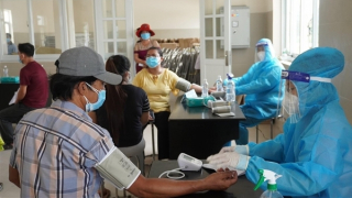 Bình Dương: người tiêm 1 mũi vaccine sau 14 ngày được ra đường