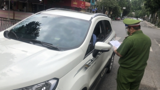 Giấy phép lái ô tô quá hạn 6 tháng có thể bị phạt tới 12 triệu đồng