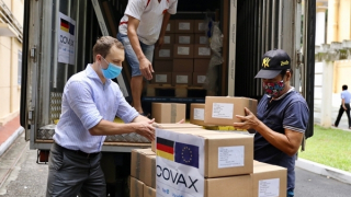 Hơn 850 nghìn liều vaccine phòng COVID-19 của Chính phủ Đức viện trợ đã về đến Việt Nam