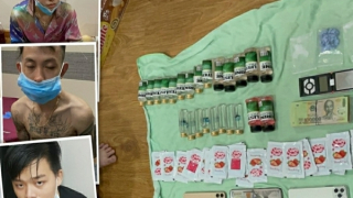 Ngụy trang ma túy trong chai dầu gội đầu rồi dùng taxi công nghệ đi giao