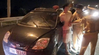 CSGT “đón lõng” trên cao tốc, bắt đối tượng bỏ trốn khỏi khu cách ly