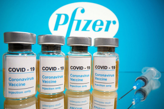 Việt Nam mua bổ sung gần 20 triệu liều vaccine Pfizer