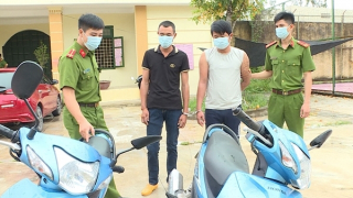Khởi tố hai đối tượng cướp xe mô tô