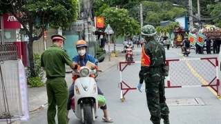 Nén nỗi đau mất người thân để tập trung chống dịch COVID-19