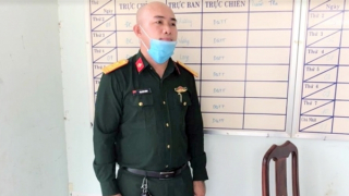 Mua đồ trên mạng đóng giả bộ đội đặc công để “thông chốt”