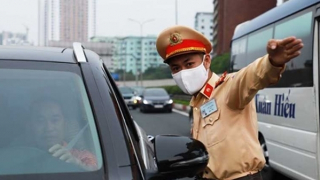 Yêu cầu gần 3.000 lượt phương tiện không ra, vào thành phố