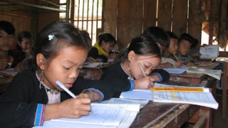 Thúc đẩy giáo dục đào tạo vùng đồng bào dân tộc thiểu số phát triển bền vững