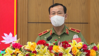 Đồng chí Lê Tấn Tới tiếp xúc cử tri huyện Đức Hòa