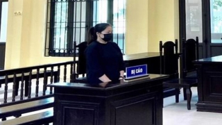 Người đàn bà tấn công cán bộ chốt kiểm dịch lĩnh 12 tháng tù