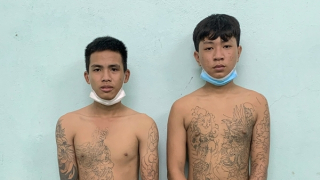 Sự thật về clip cán bộ Công an cầm roi điện dọa một thanh niên