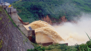 Quảng Nam “cấm biển”, yêu cầu thủy điện vận hành hồ chứa