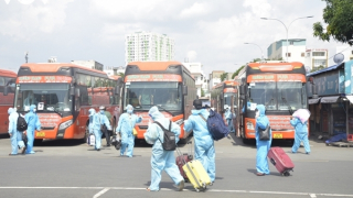 Người tiêm đủ liều vaccine trở về từ vùng dịch tự theo dõi sức khỏe tại nhà