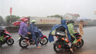 Đảm bảo an toàn cho dòng người hồi hương trong cơn bão số 7