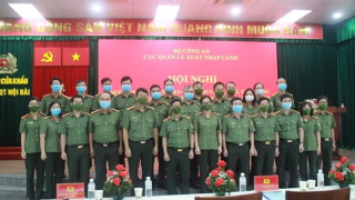 Xây dựng hình ảnh đẹp của người Công an cửa khẩu trong lòng nhân dân và bạn bè quốc tế