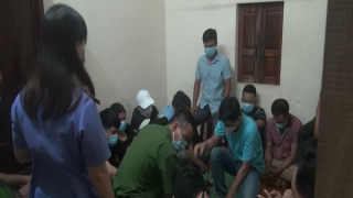 Quảng Ngãi triệt phá ổ bạc giữa thời điểm dịch