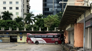 Ngày đầu vận tải hoạt động trở lại ở Hà Nội: Khách vắng, bến đìu hiu