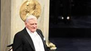 Người cao niên nhất được trao giải Nobel còn sống