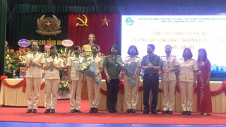 Chung tay chia sẻ khó khăn cùng cộng đồng