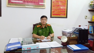 Vinh danh ''Công dân Thủ đô ưu tú'' năm 2021: "Để cho con trẻ yên bình giấc say..."