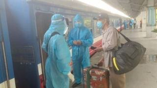 Sau một tuần thí điểm mở cửa lại vận tải Đường bộ, đường sắt vẫn thưa thớt khách