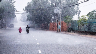 Mưa rất to ở miền Trung, miền Bắc 15 độ C