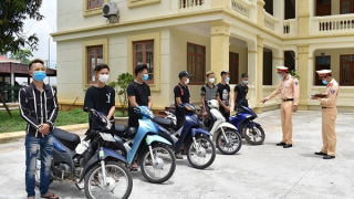 Đua xe, "bốc đầu" ra oai - phải ngăn chặn từ gia đình, trường học