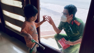 Ấn tượng những bức ảnh trong cuộc chiến chống dịch COVID-19 ở Bắc Giang