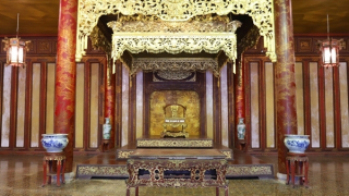 Vua chúa chơi sang cỡ nào?