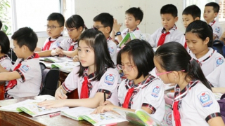 Người lớn đau đầu – Trẻ con đau đáu