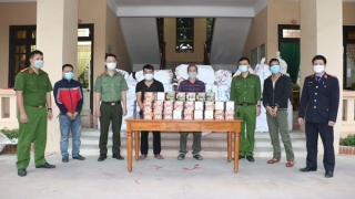 Bắt đối tượng buôn bán gần 2 tấn pháo nổ