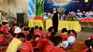 “Người lái đò” không công của lớp học đặc biệt