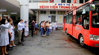 Thừa Thiên - Huế tiếp tục điều động 40 y, bác sĩ vào TP Hồ Chí Minh hỗ trợ chống dịch COVID-19