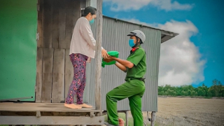 Đường dây hỗ trợ gạo nơi biên giới