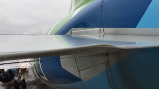 Tạm đình chỉ  nhiều nhân viên hàng không liên quan vụ va chạm hai máy bay