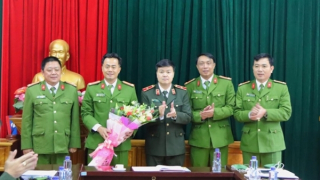 Khen thưởng tập thể, cá nhân phá thành công chuyên án ma tuý tại Sơn La