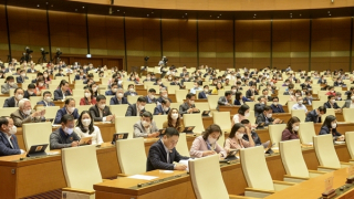 Đại biểu đề nghị thu tiền xét nghiệm sàng lọc, điều trị COVID -19