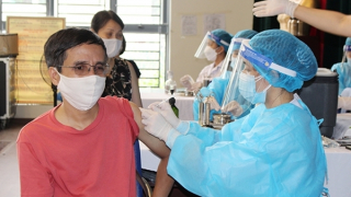 Vaccine không phải là tấm lá chắn tuyệt đối