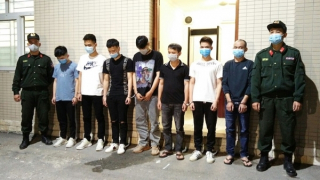 Tụ tập bay lắc trong quán karaoke ven đô