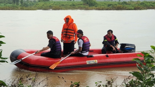Bơi qua sông về nhà, cháu bé 12 tuổi bị nước cuốn trôi
