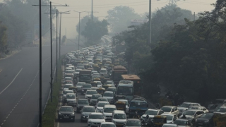 Thủ đô Ấn Độ đóng cửa nhà máy, trường  học vì ô nhiễm kinh hoàng