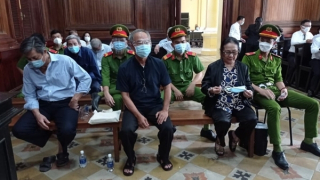 Các bị cáo trong vụ hoán đổi đất công đã ân hận về sai trái của mình