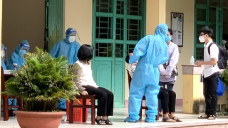 Xét nghiệm hàng trăm học sinh sau khi phát hiện 30 F0 trong trường học