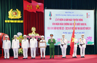 Đại học PCCC kỷ niệm 45 năm Ngày truyền thống và đón nhận Huân chương Bảo vệ Tổ quốc