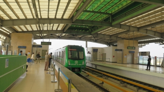 Hơn 25.300 hành khách đã mua vé đi tàu Cát Linh-Hà Đông trong ngày đầu bán vé thương mại