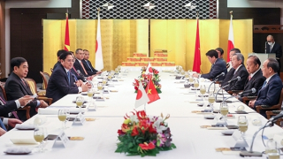 Thủ tướng gặp gỡ, tiếp xúc các quan chức cấp cao Nhật Bản