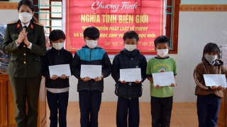 Ấm áp nghĩa tình nơi vùng cao biên giới