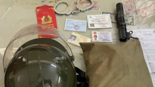 Giả Cảnh sát hình sự tấn công nạn nhân cướp xe máy